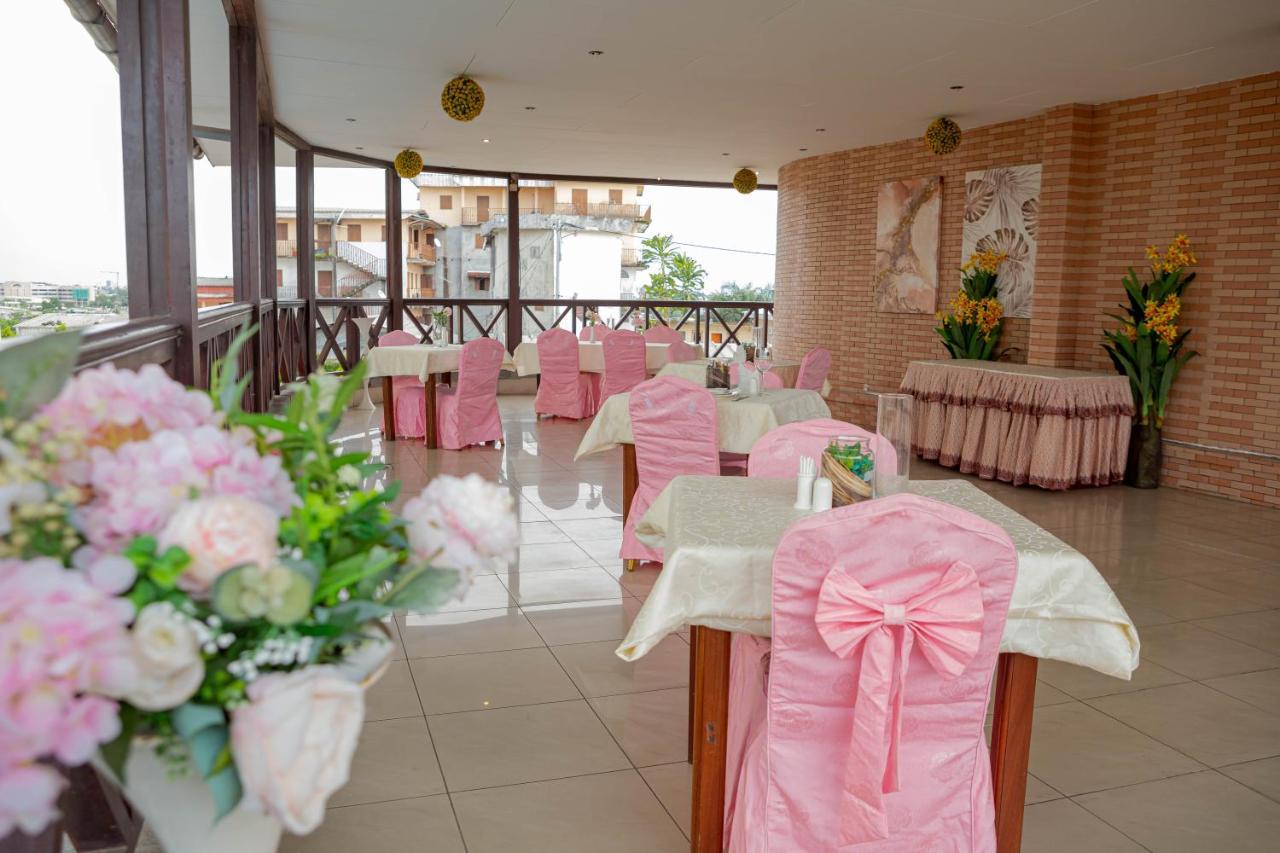 Hotel Hibiscus Louis Libreville Exteriör bild
