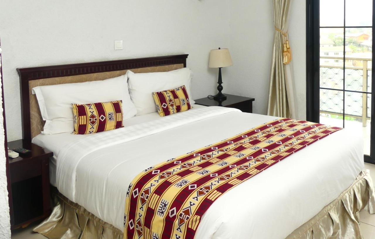 Hotel Hibiscus Louis Libreville Exteriör bild